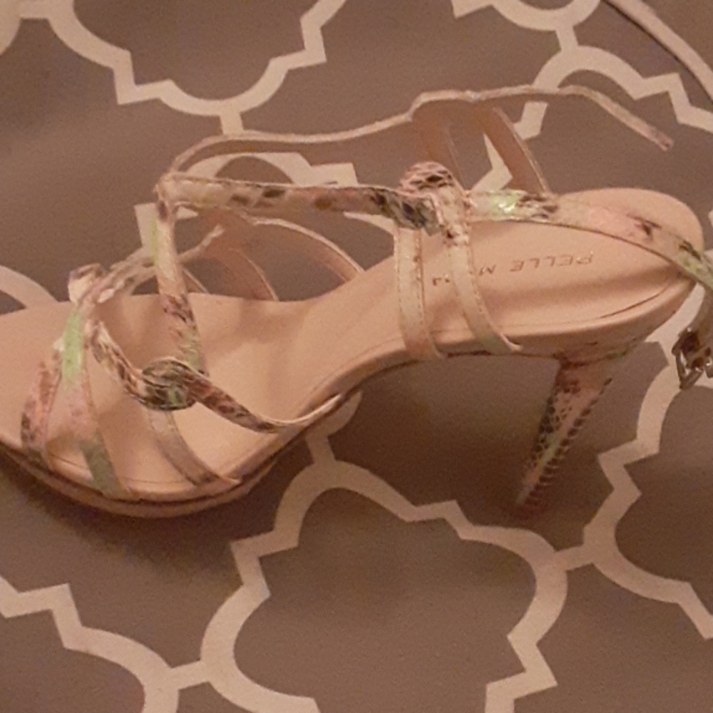 Shoes - Picture 2 of 4
